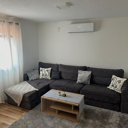 Apartman Emil Ljubuški Eksteriør bilde